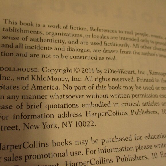 Dollhouse The Kardashians Small Black White Reading Book - Picture 4 of 5